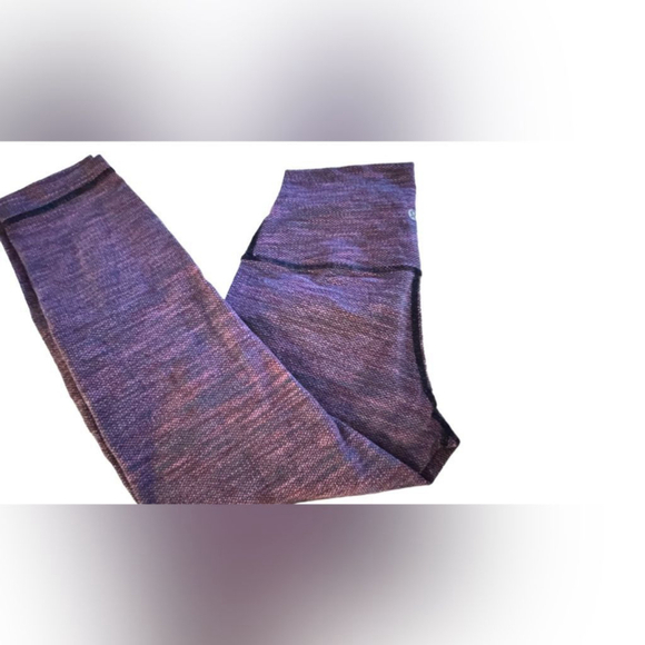 🤩 LULULEMON Wunder Under Crop II (Roll Down)
Jacquard Naval Blue magenta - Picture 2 of 5